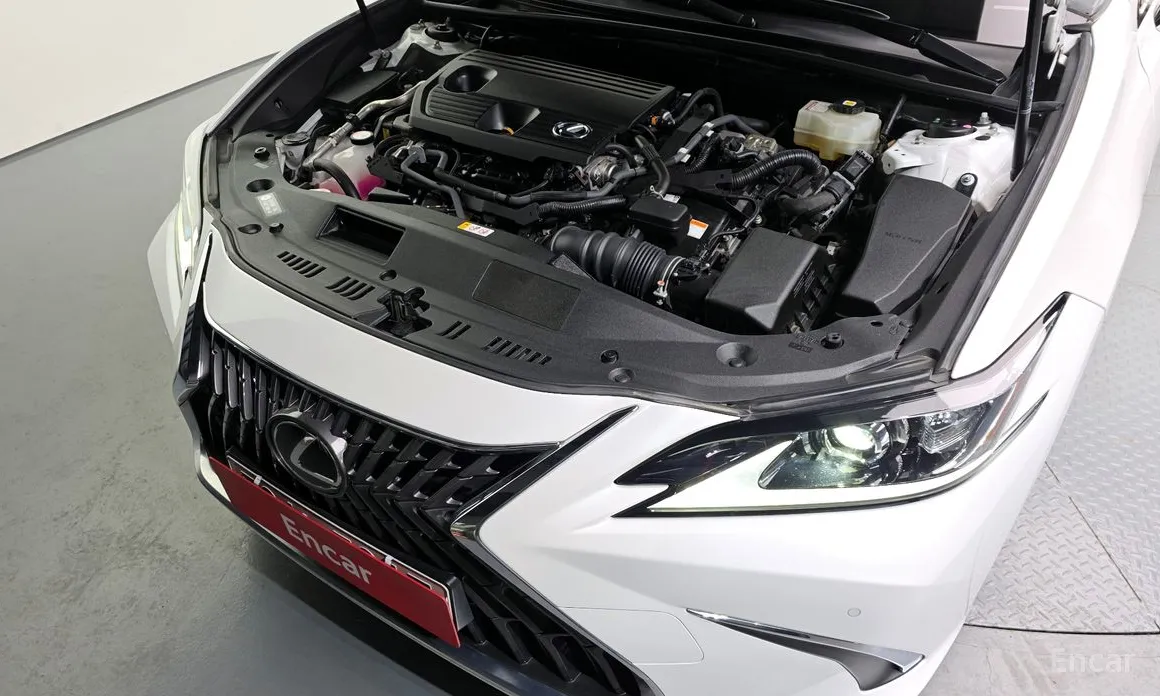 Фото 6 - Lexus ES