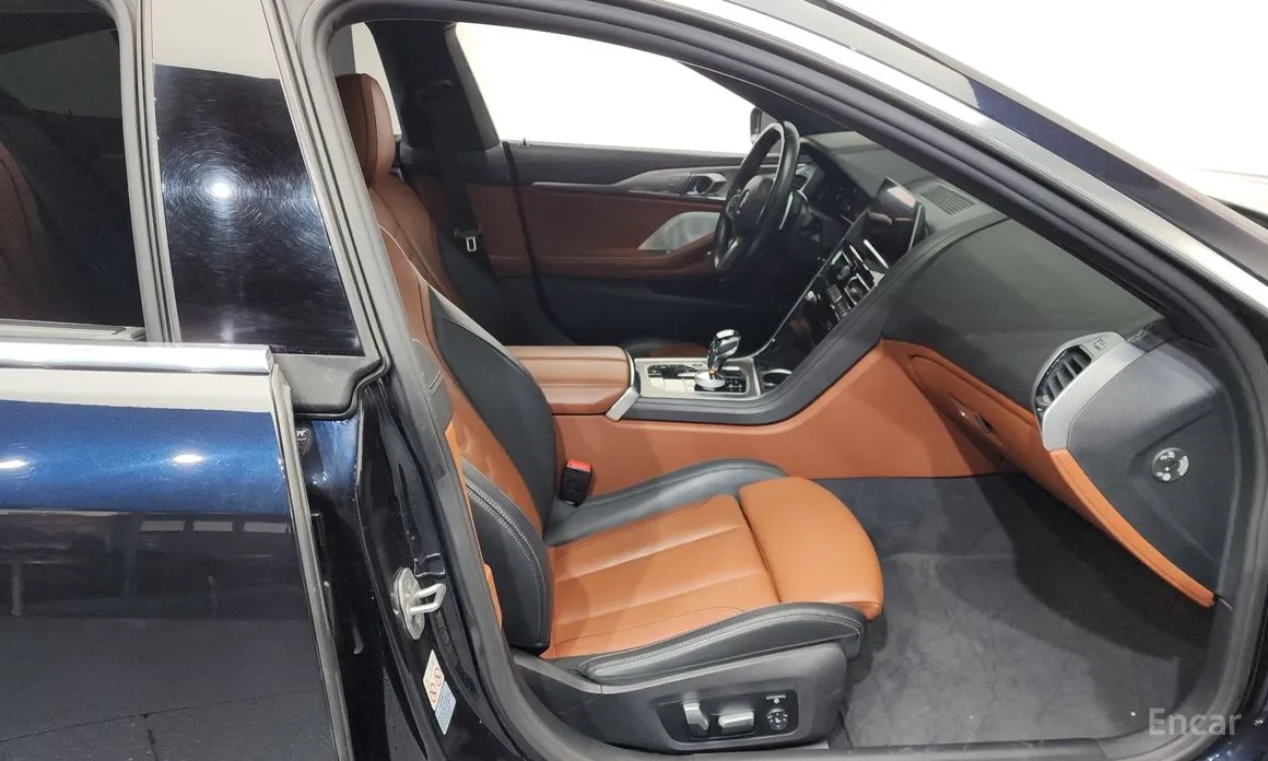 Фото 11 - BMW 8 Series