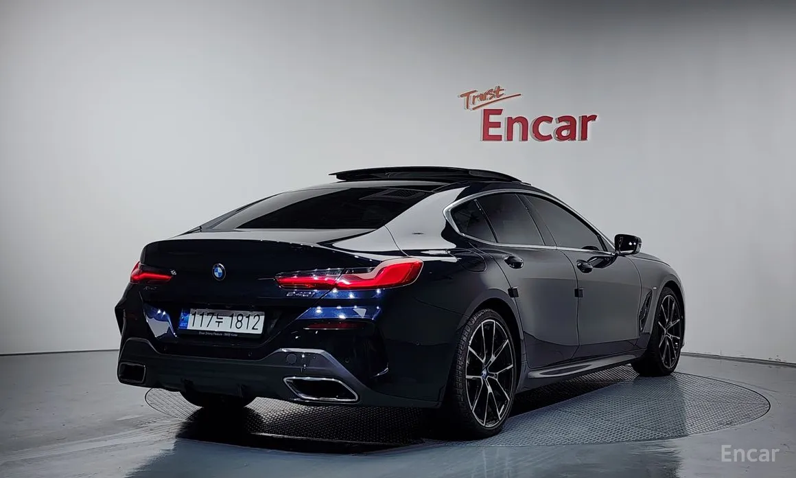 Фото 2 - BMW 8 Series