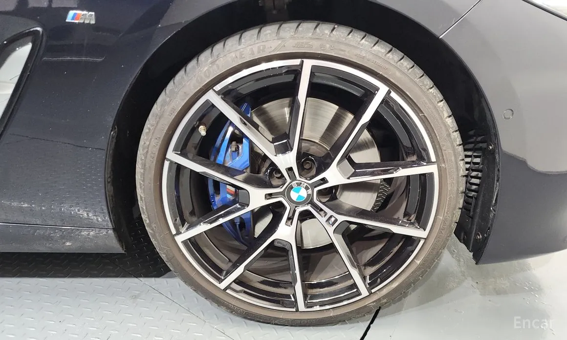 Фото 5 - BMW 8 Series