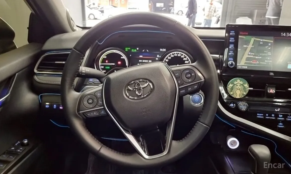 Фото 11 - Toyota Camry