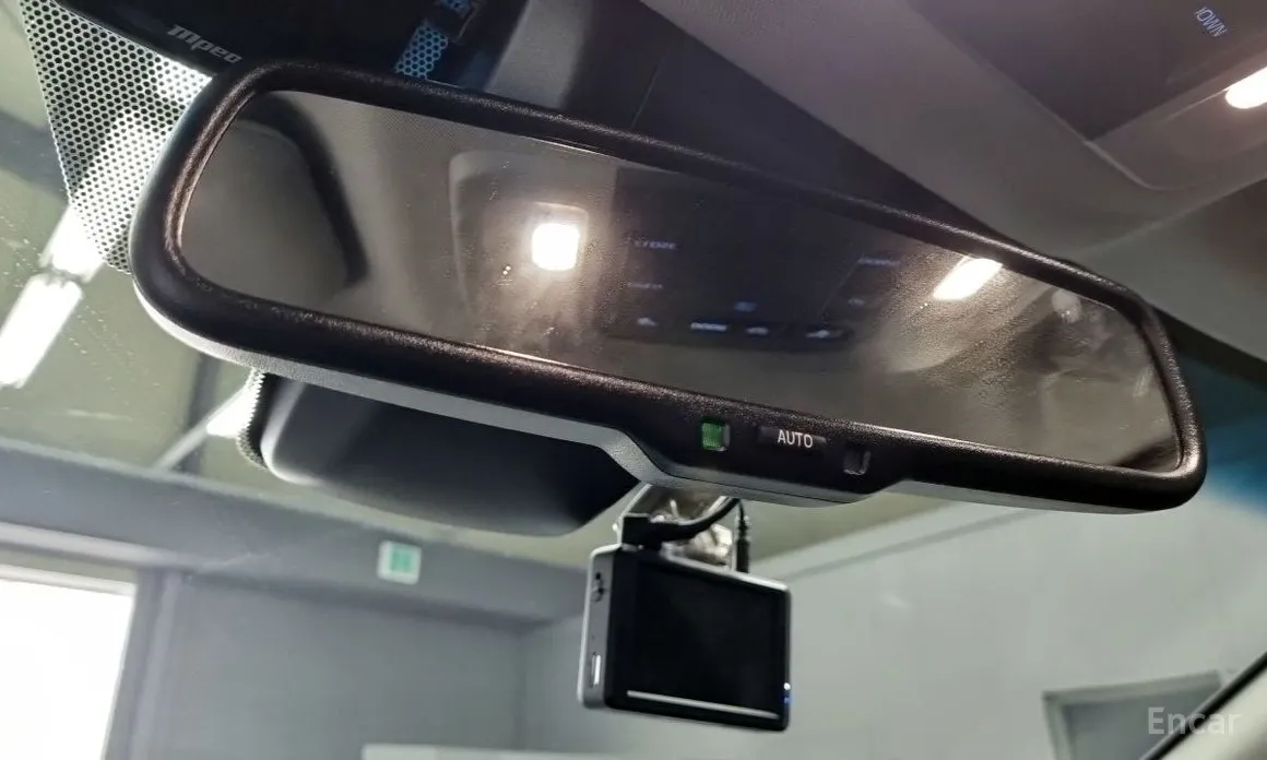 Фото 14 - Toyota Camry