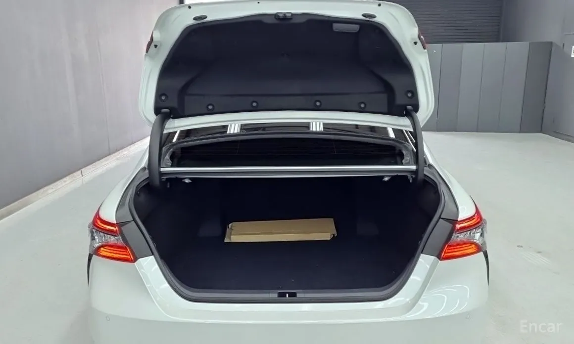 Фото 17 - Toyota Camry