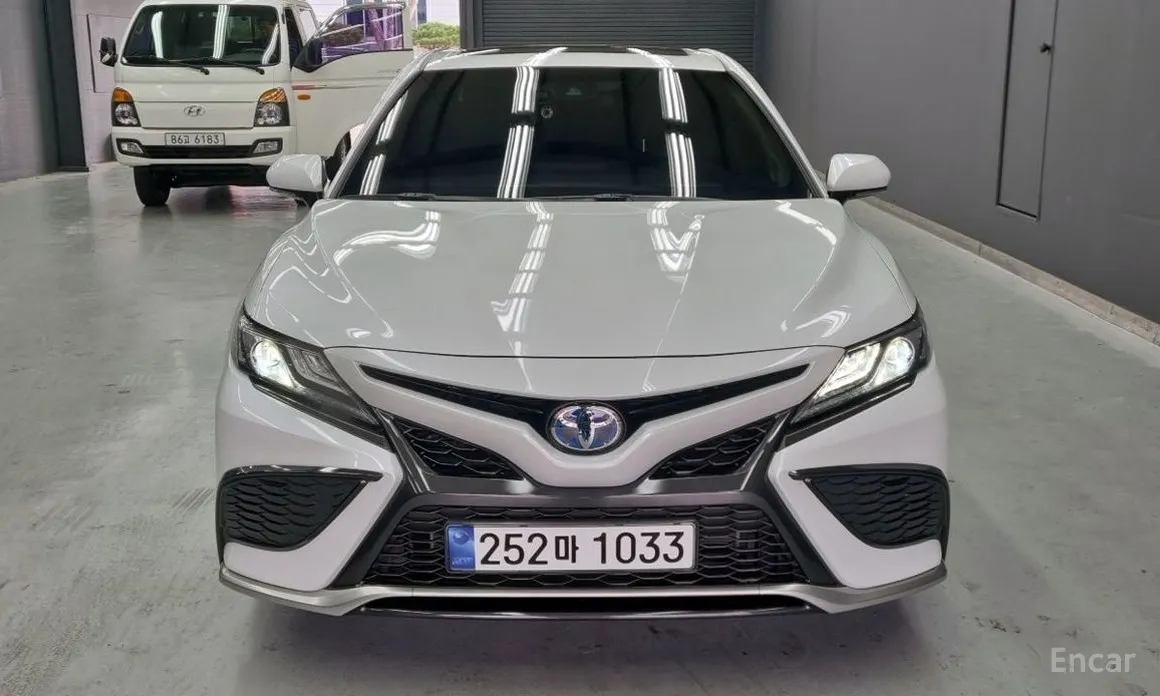 Фото 3 - Toyota Camry