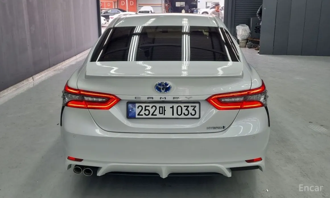 Фото 4 - Toyota Camry