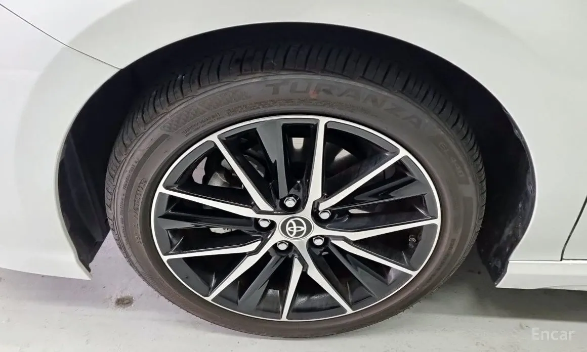 Фото 5 - Toyota Camry