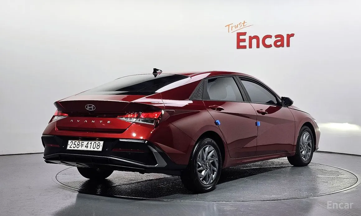 Фото 2 - Hyundai Avante