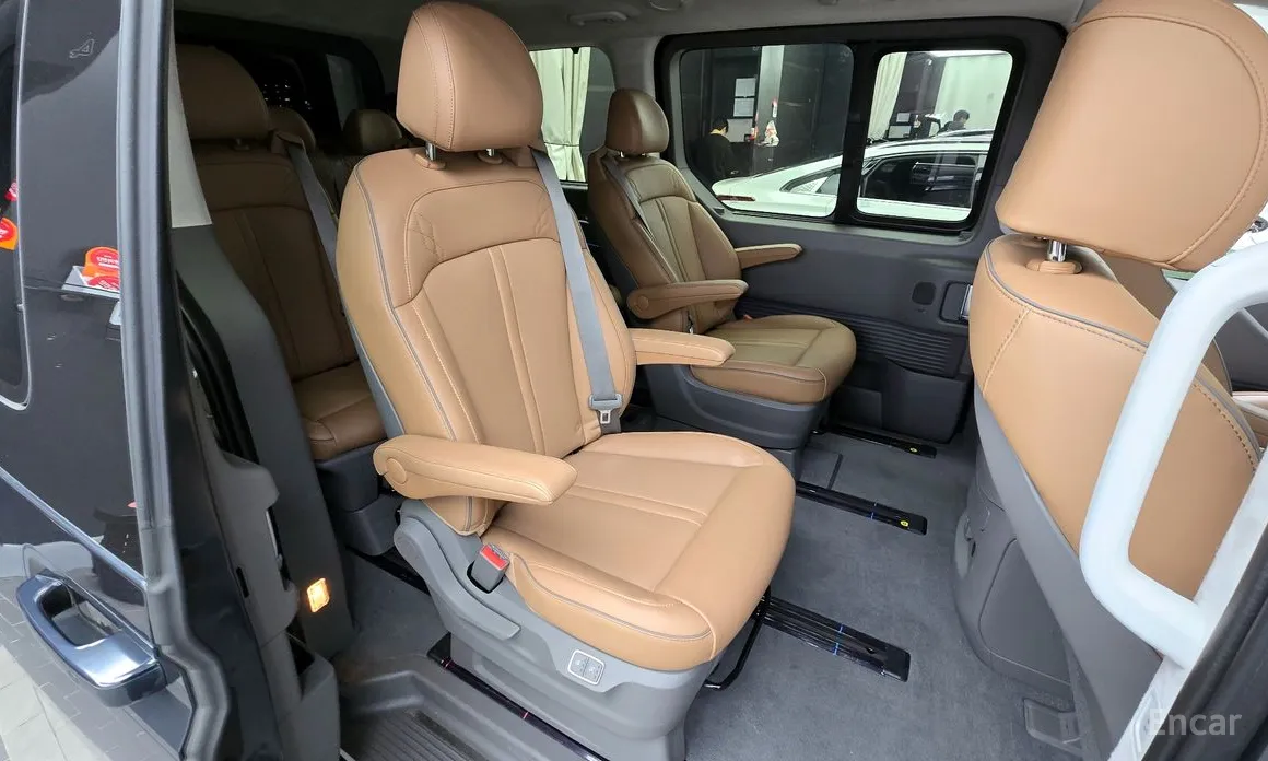 Фото 12 - Hyundai Staria