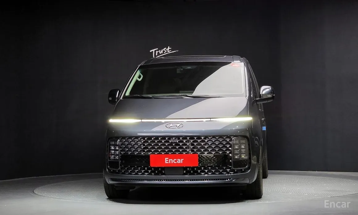 Фото 3 - Hyundai Staria