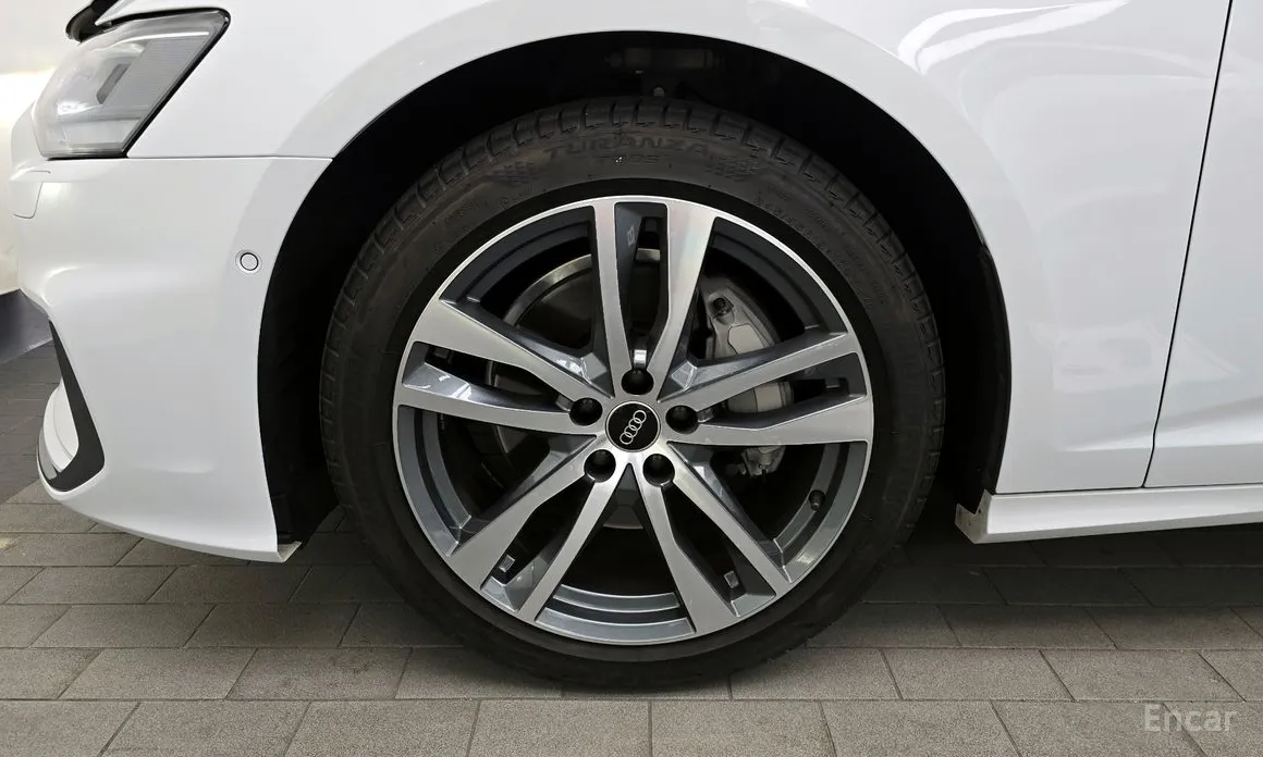 Фото 5 - Audi A6