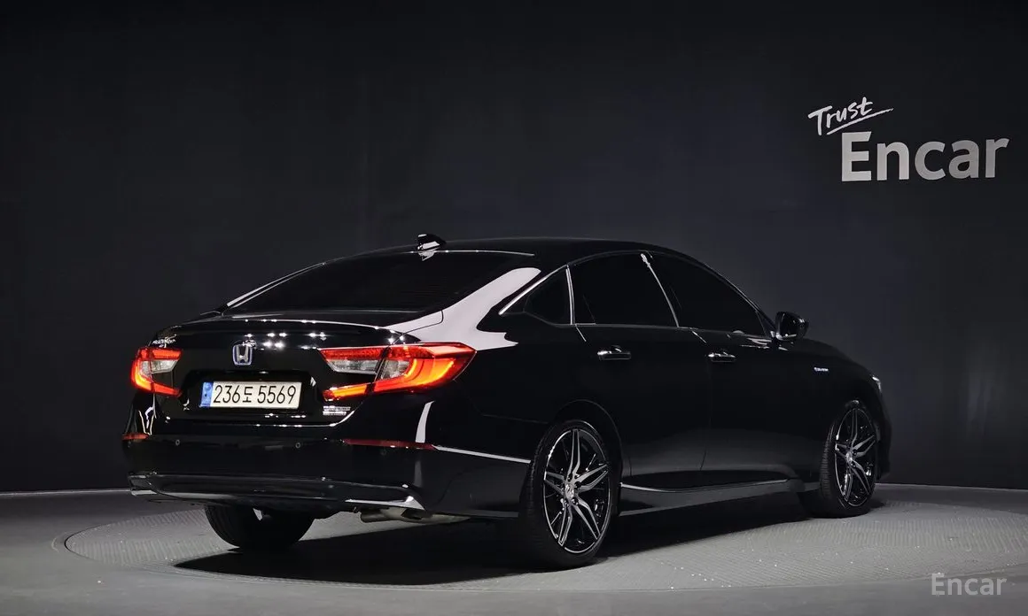 Фото 2 - Honda Accord