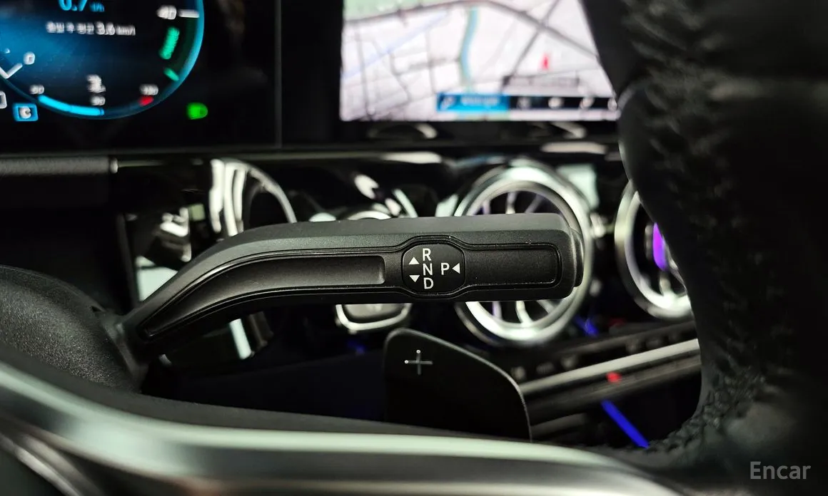 Фото 9 - Mercedes-Benz GLA-Class