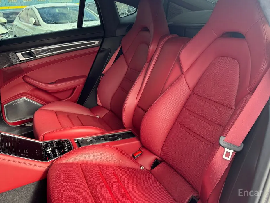 Фото 17 - Porsche Panamera