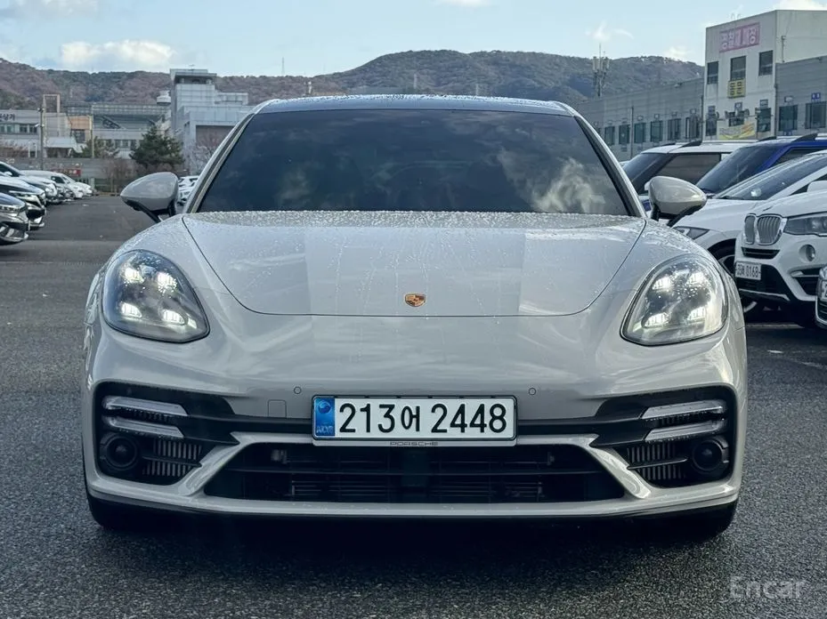 Фото 3 - Porsche Panamera