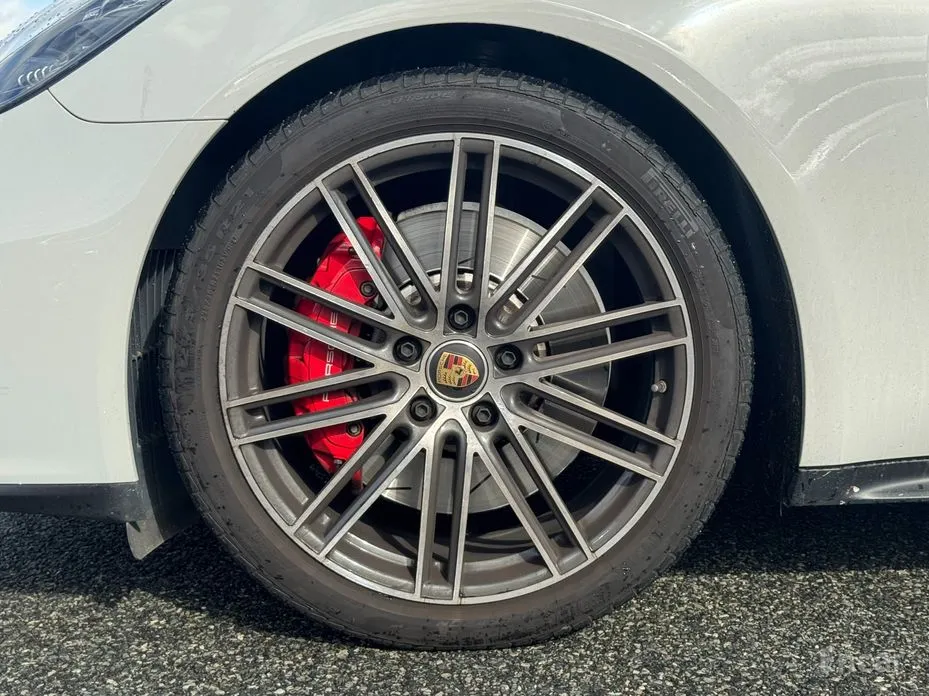 Фото 5 - Porsche Panamera