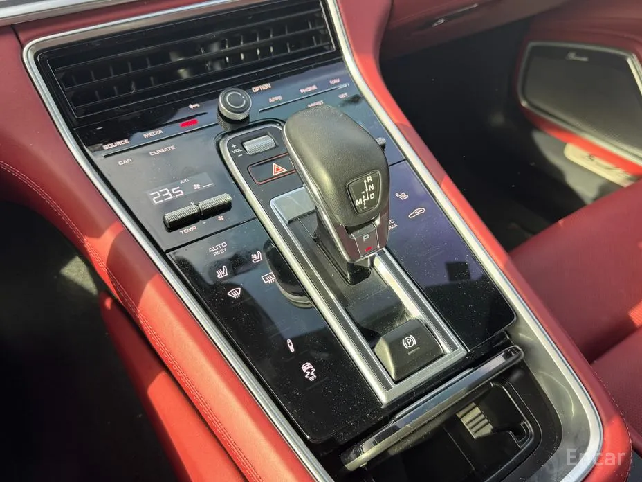 Фото 9 - Porsche Panamera