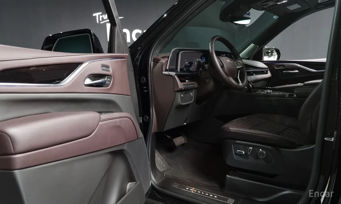 Фото 10 - Cadillac Escalade