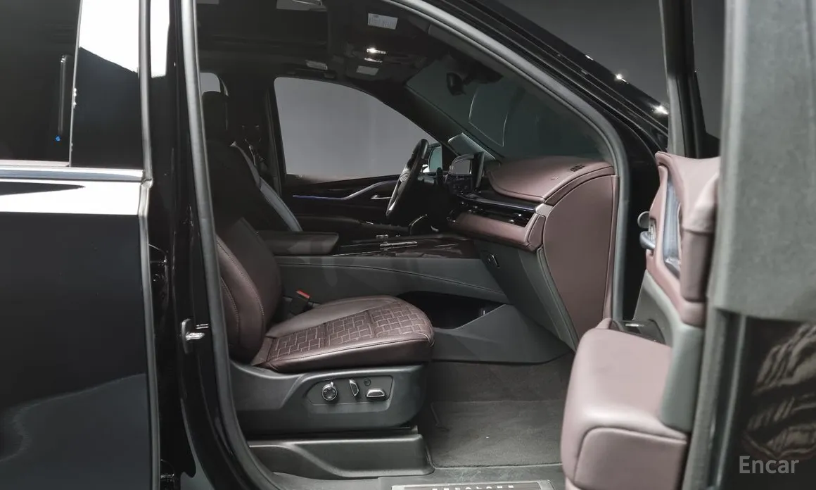 Фото 11 - Cadillac Escalade