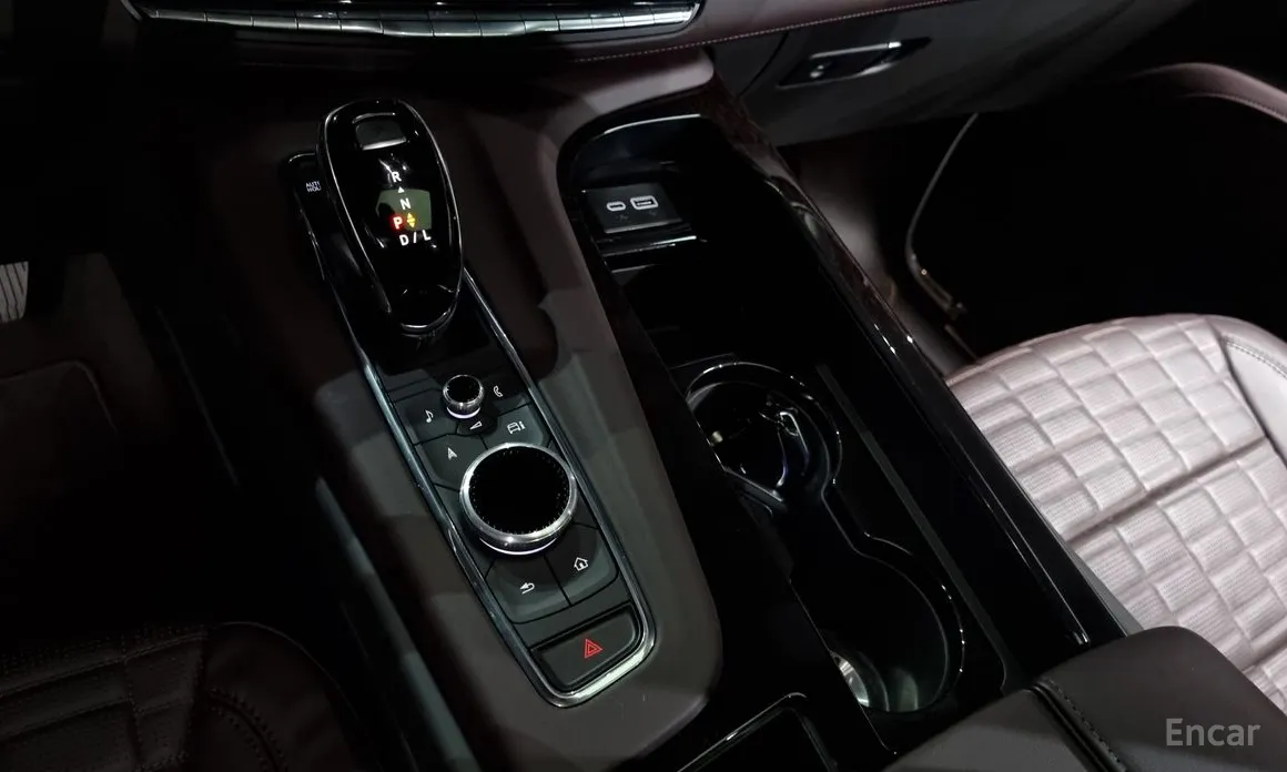 Фото 9 - Cadillac Escalade