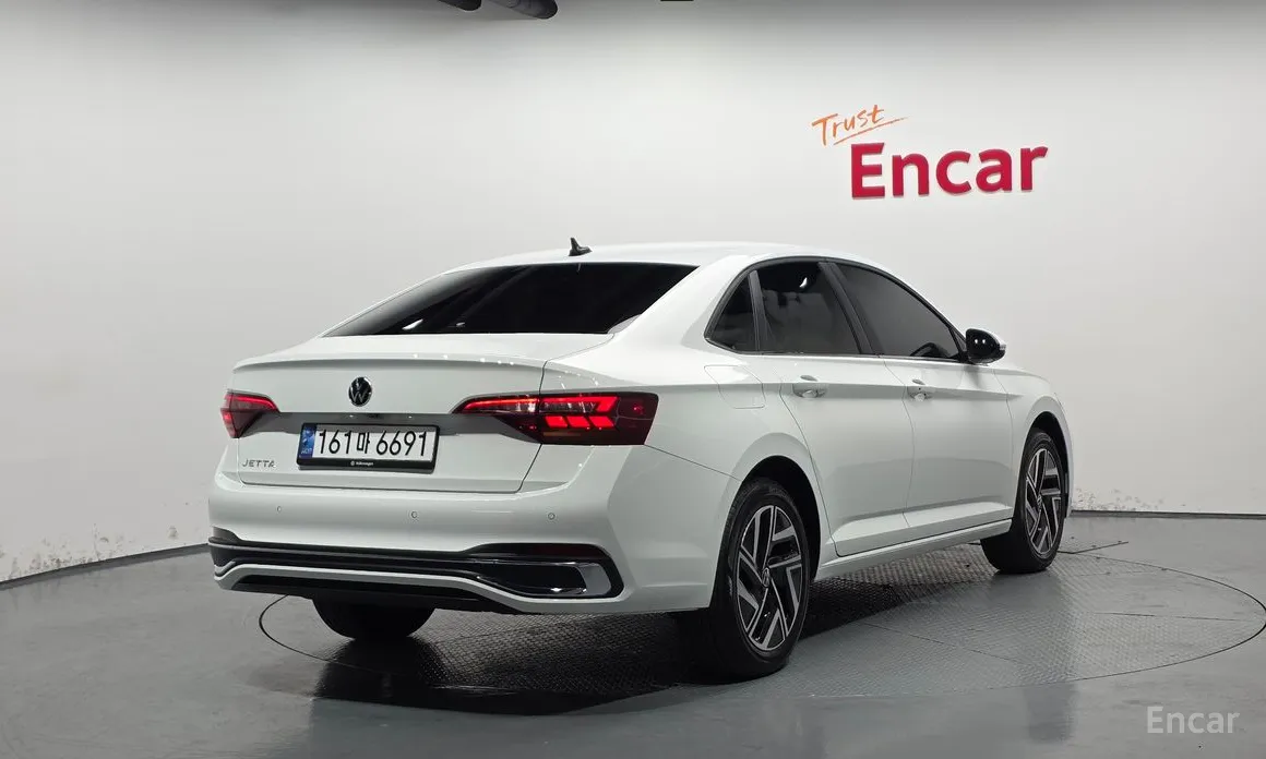 Фото 2 - Volkswagen Jetta