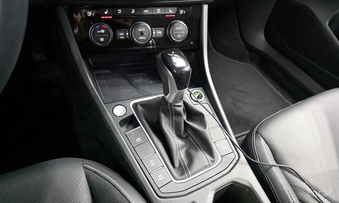 Фото 9 - Volkswagen Jetta