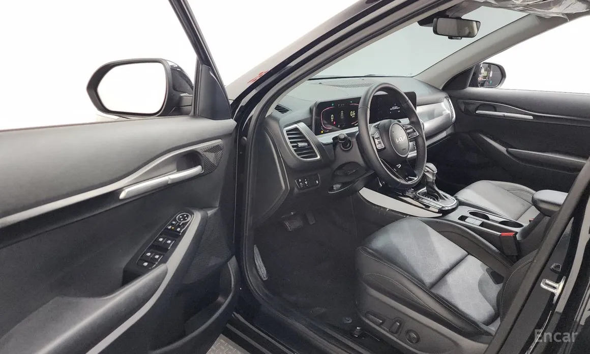 Фото 10 - Kia Seltos