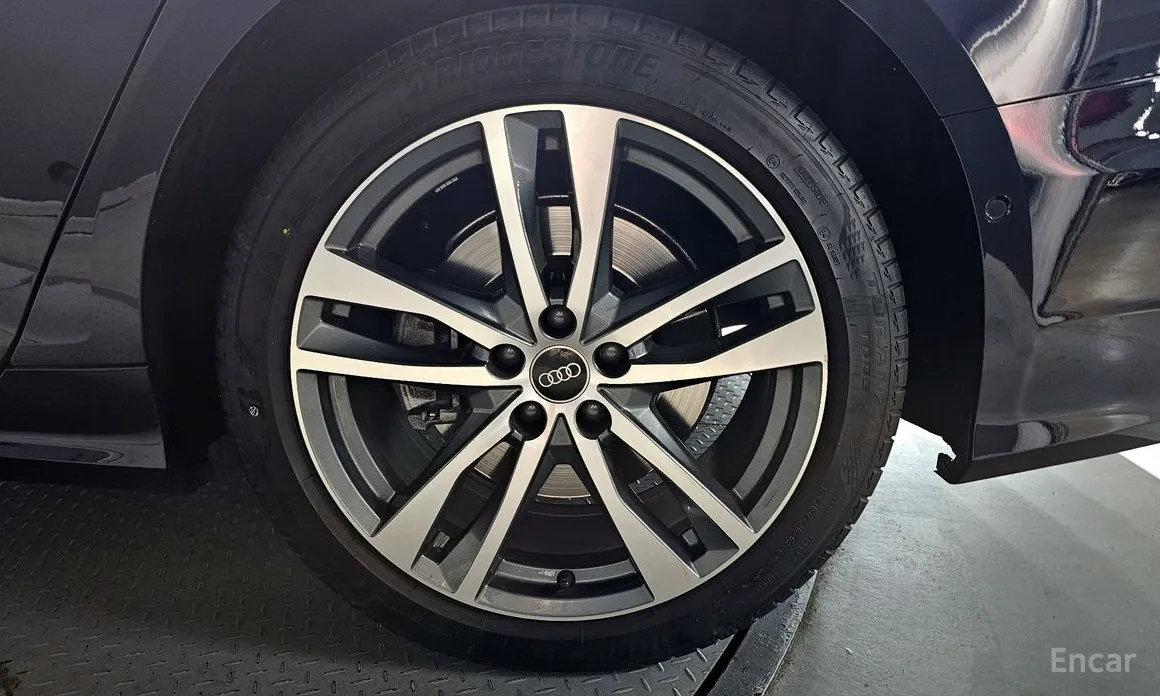 Фото 5 - Audi A6