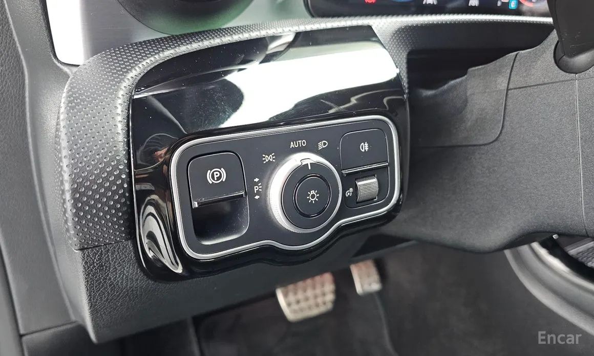 Фото 15 - Mercedes-Benz CLA-Class