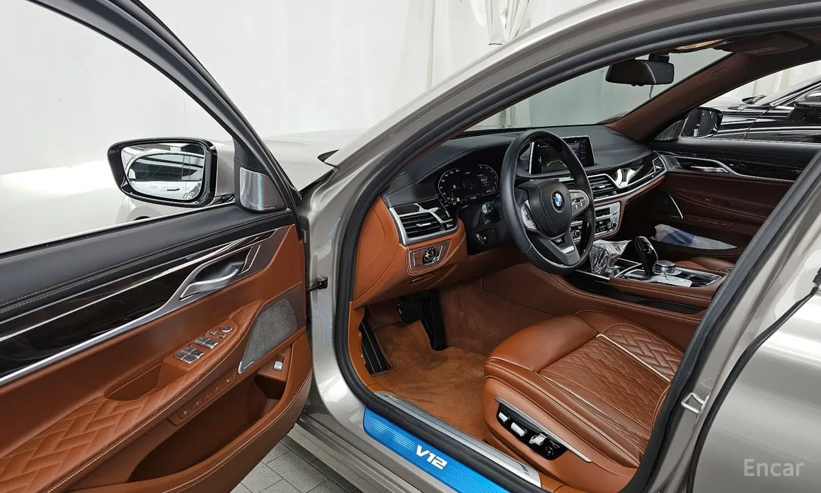 Фото 10 - BMW 7 Series