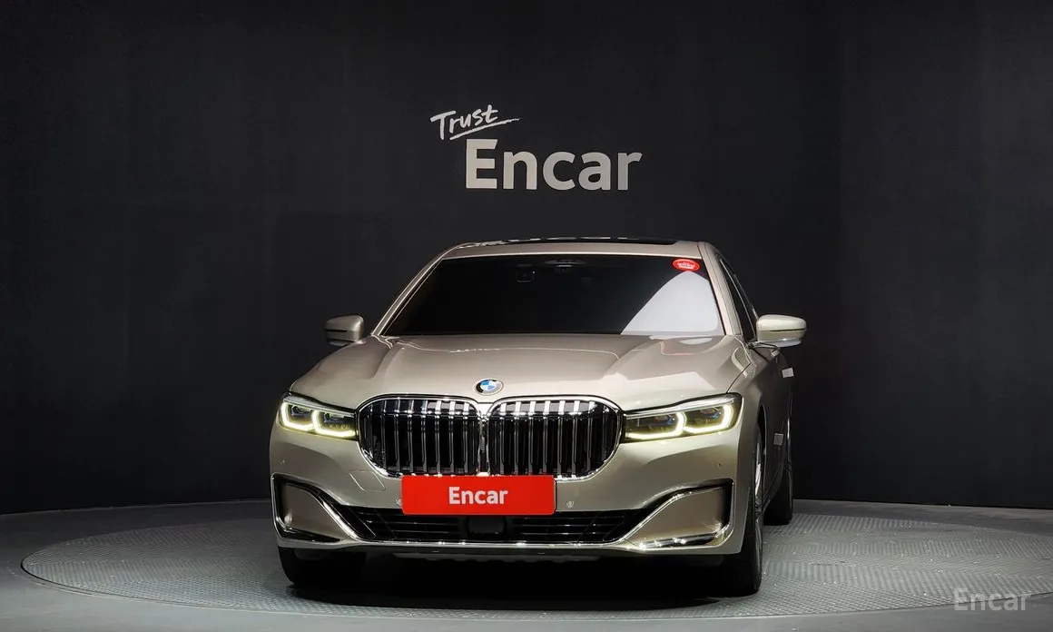 Фото 3 - BMW 7 Series