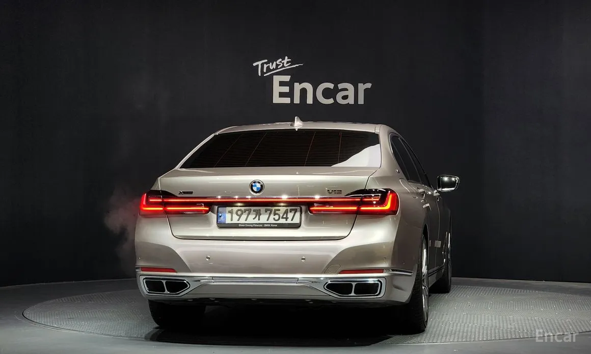 Фото 4 - BMW 7 Series