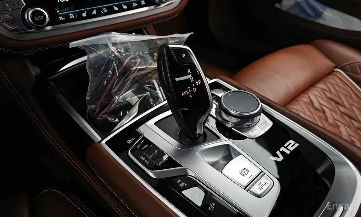 Фото 9 - BMW 7 Series