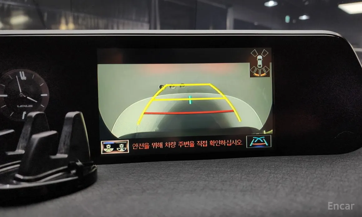 Фото 15 - Lexus UX