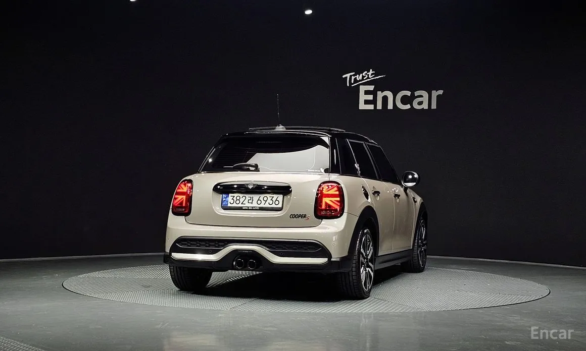 Фото 4 - Mini Cooper