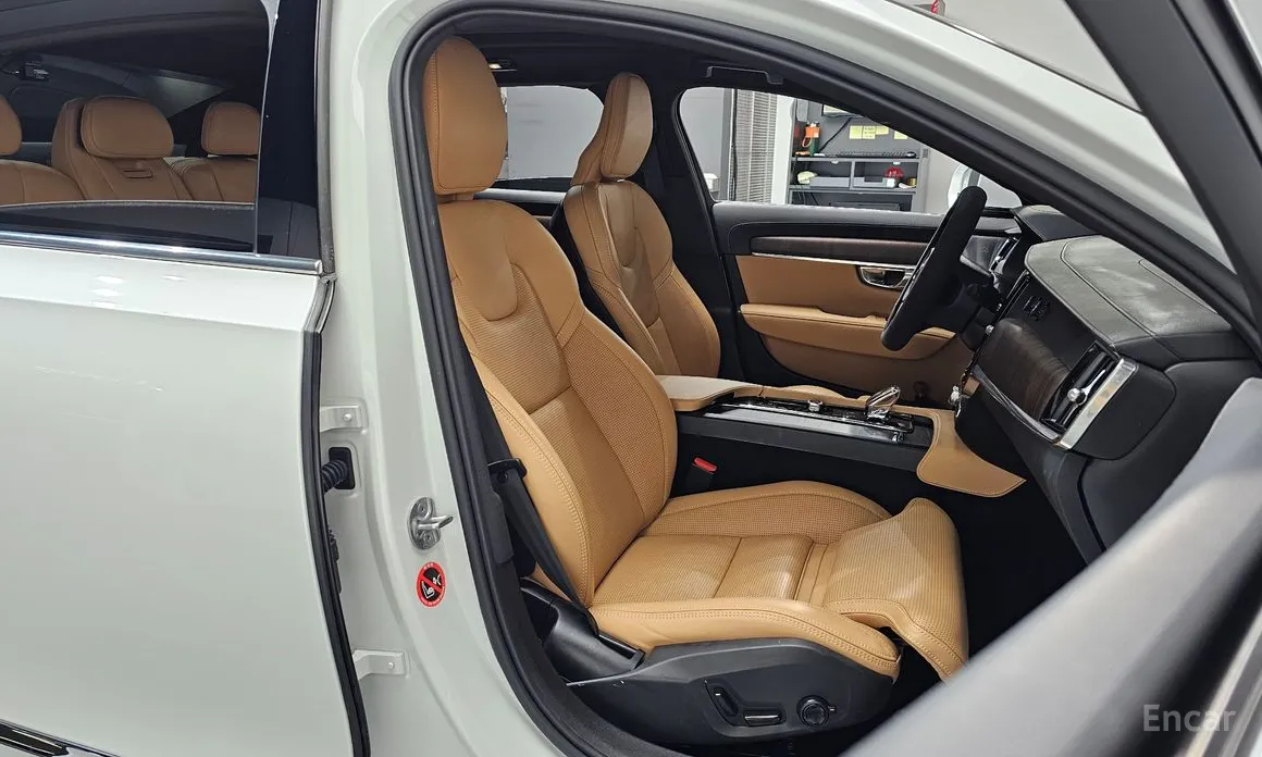 Фото 10 - Volvo S90