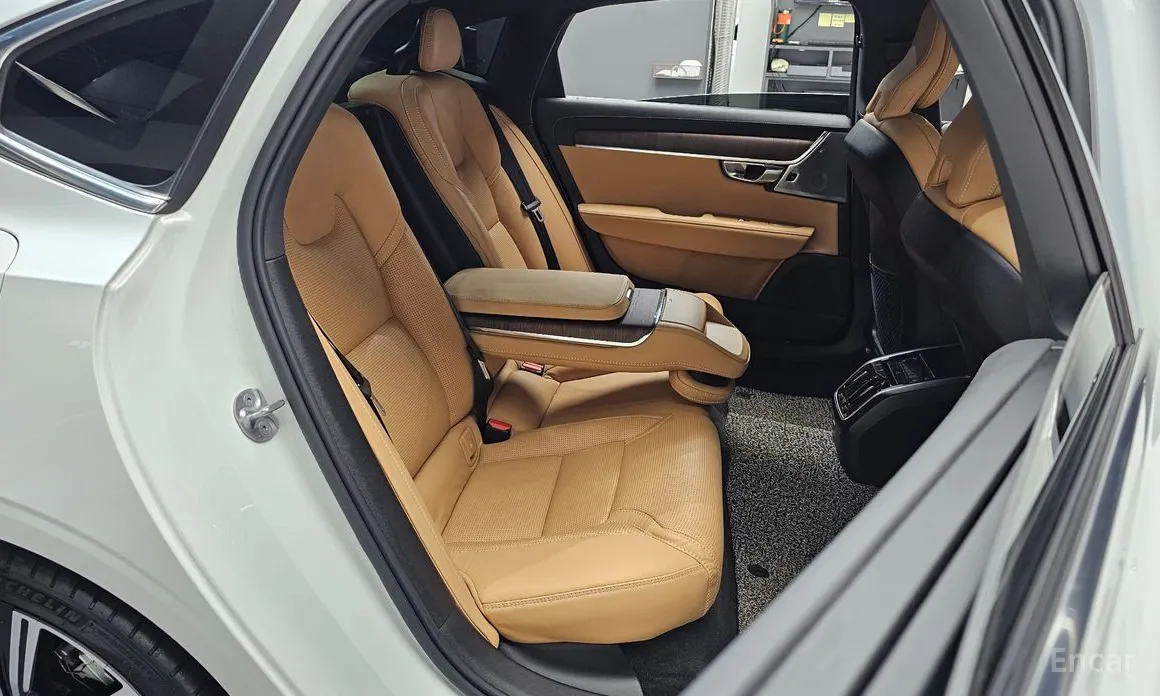 Фото 12 - Volvo S90