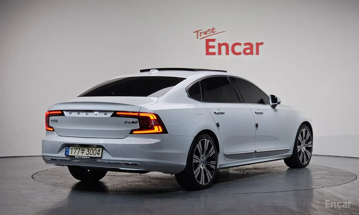 Фото 2 - Volvo S90