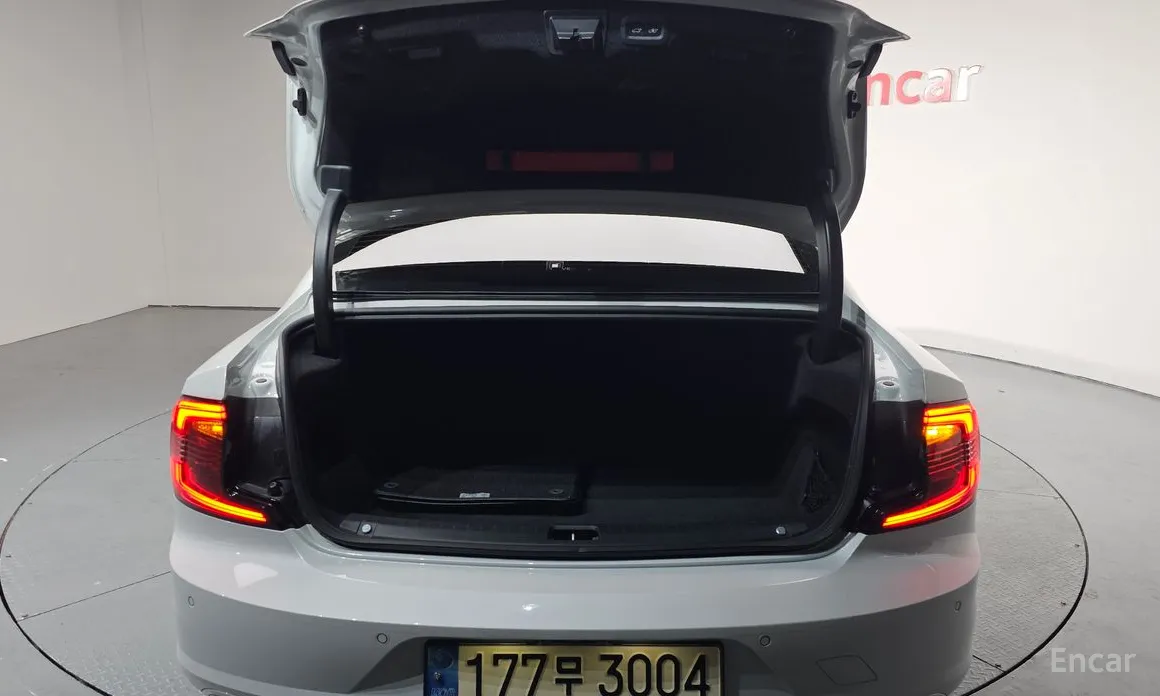 Фото 20 - Volvo S90