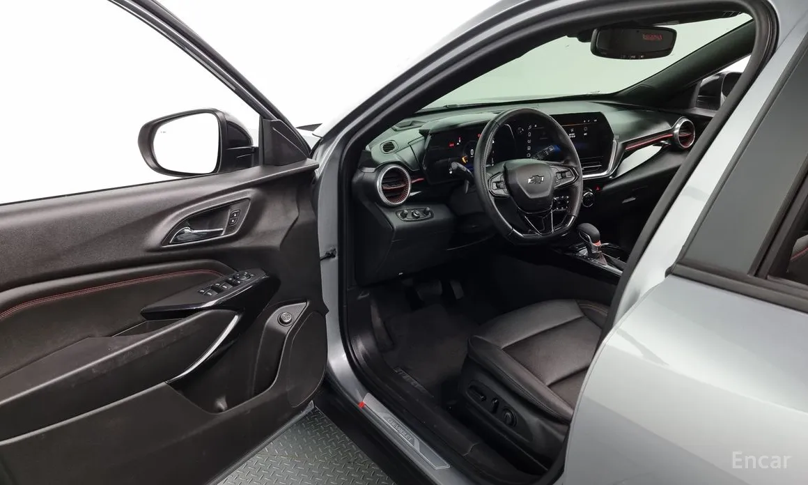 Photo 11 - Chevrolet Trax