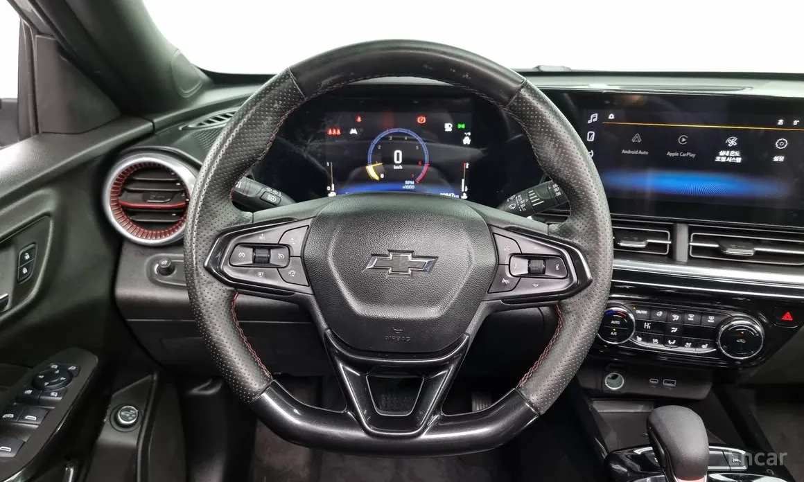 Photo 13 - Chevrolet Trax