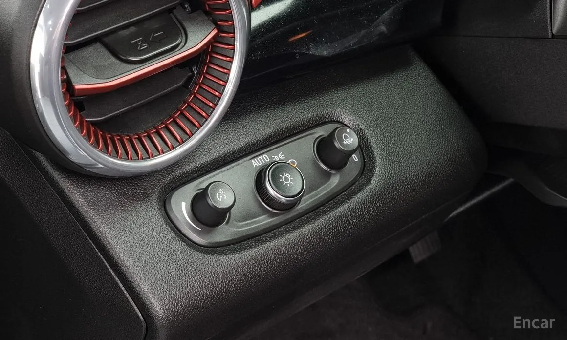 Photo 16 - Chevrolet Trax