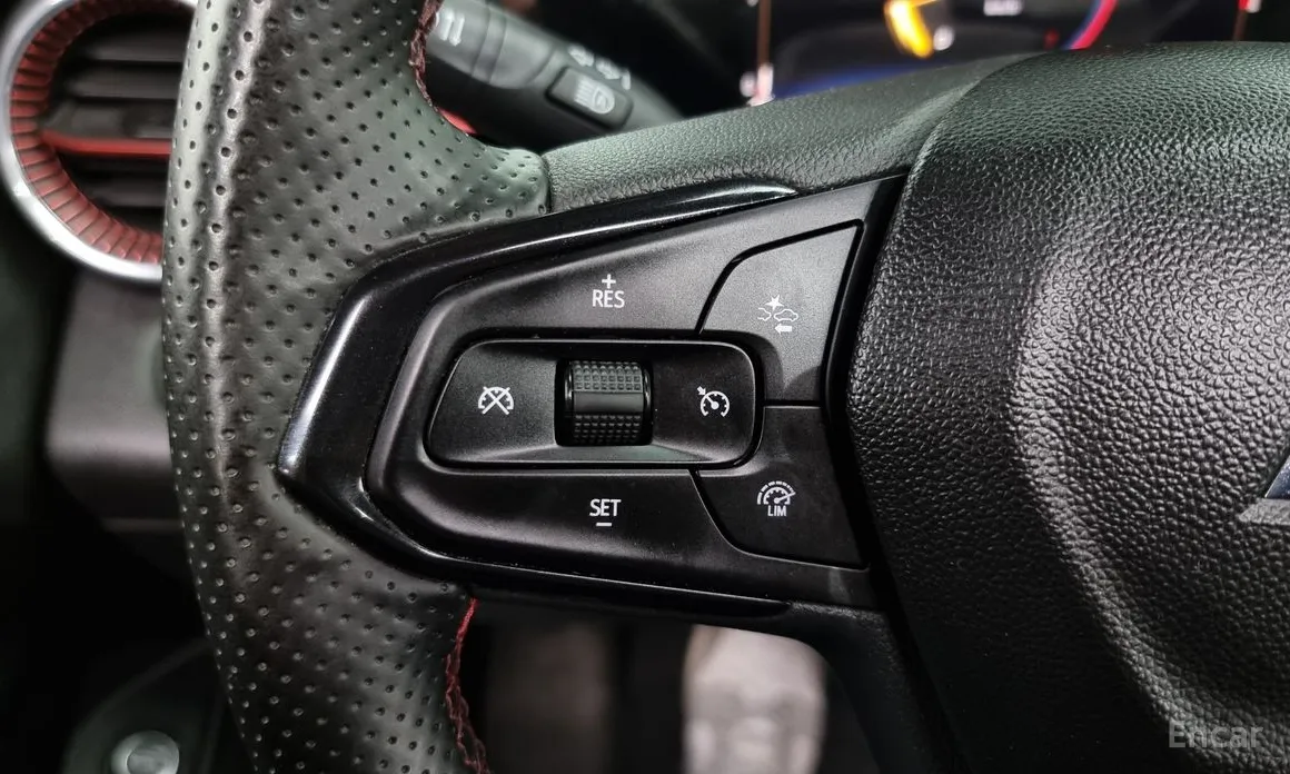 Photo 18 - Chevrolet Trax