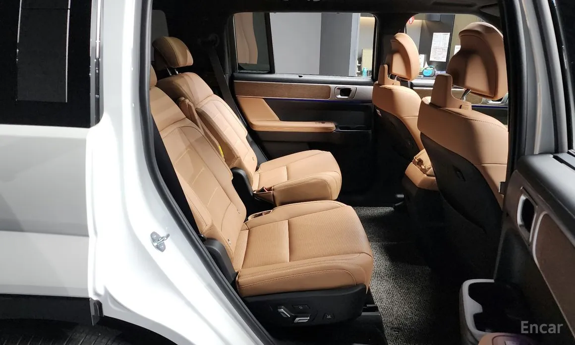 Фото 12 - Hyundai Santa Fe