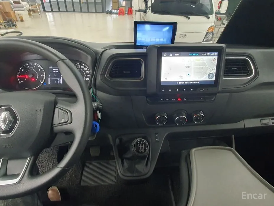 Фото 8 - Renault Master