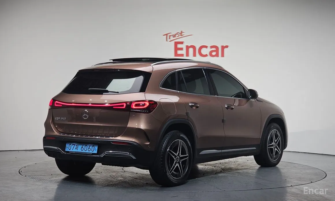 Фото 2 - Mercedes-Benz EQA