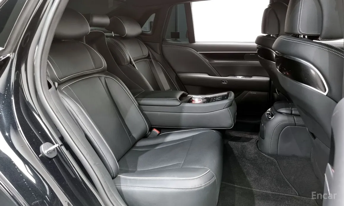 Фото 12 - Genesis G90