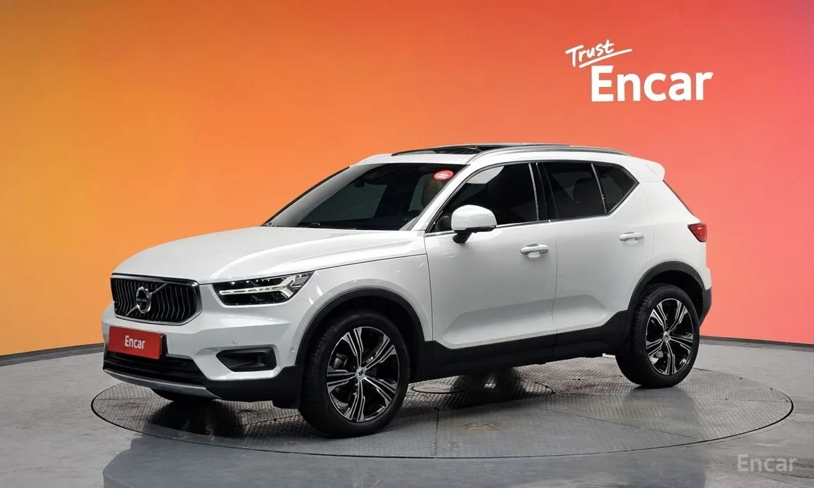 Фото 1 - Volvo XC40
