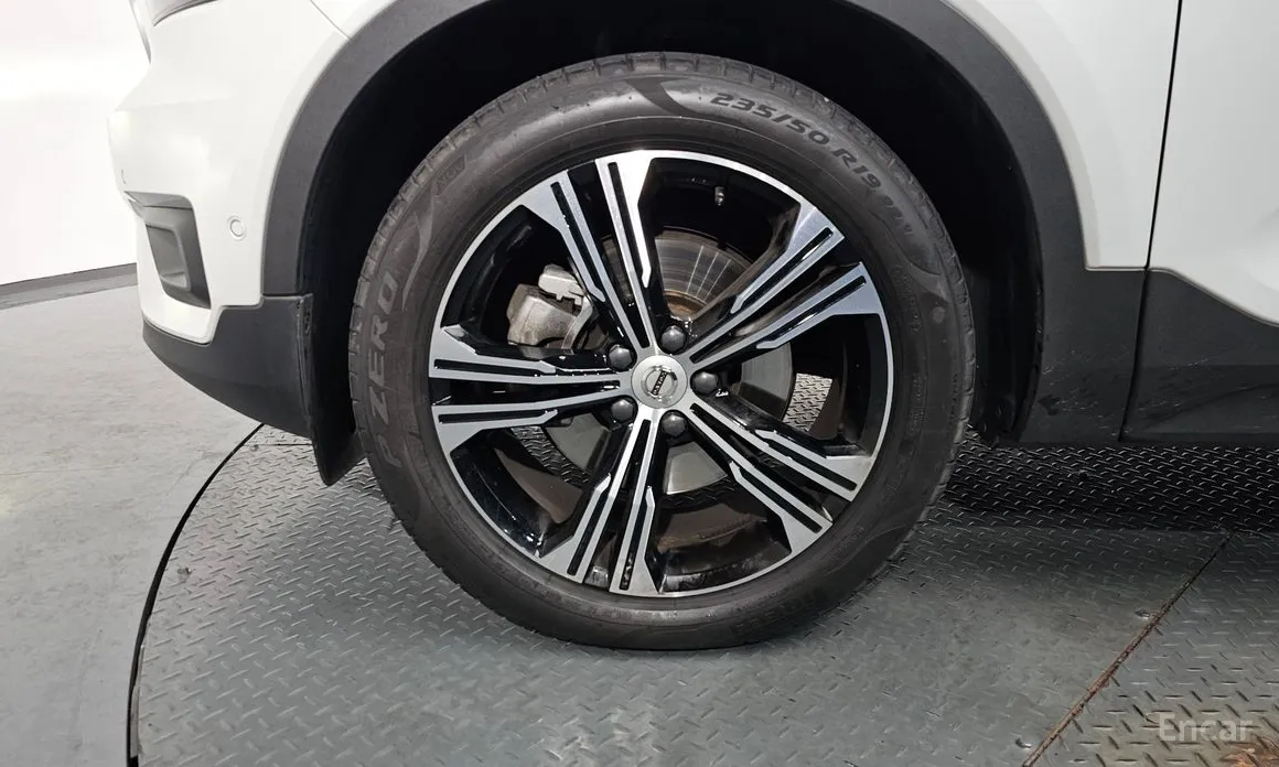 Фото 5 - Volvo XC40