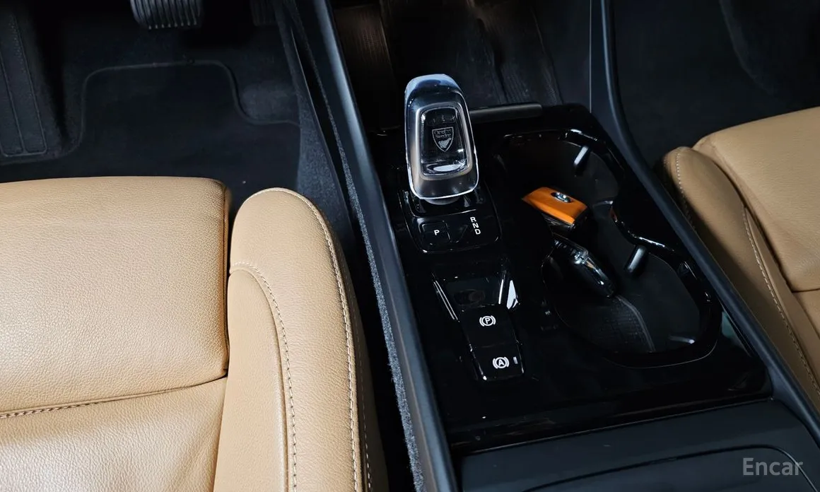 Фото 9 - Volvo XC40