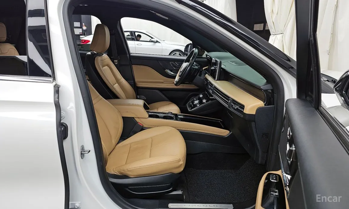 Фото 11 - Lincoln Corsair